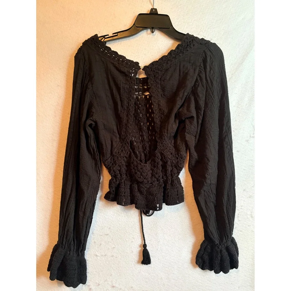 Free‎ People Megan Black Crochet Open Back Peplum Top Long Balloon Sleeve Medium